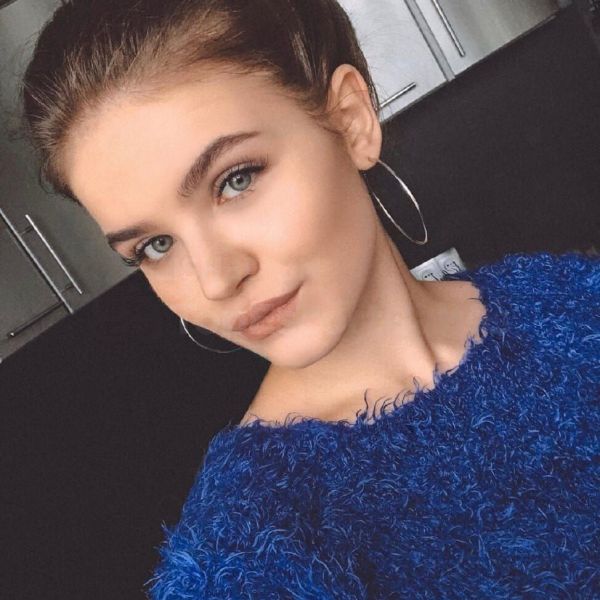 Please make sure you text me on what's app My name is KONTY. I am student. Only 7 days on vacation. Know a lot about making people happy and spread joy around me. ~I am also professional make up artist and very talanded masseuse. I have oils and a lot of knowledge to give massages. I will be your best frienf and lover for this time we share together and and our meeting with relaxing session of hot healing touch.