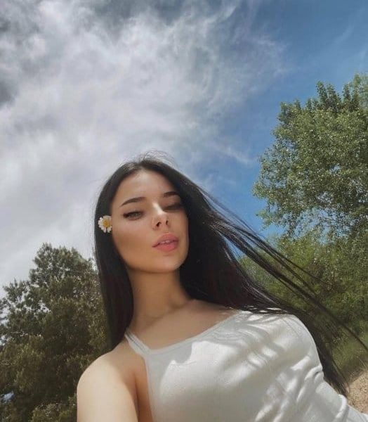 I am a beautiful young lady with a gracious nature who is available in Milan. Extremely feminine and elegant, I am a perfect girlfriend for dinner dates and travel companionship. Our time together will be unforgettable. Although I am young, I have traveled extensively, and I am quite mature-minded. Active, fit and happy I enjoy art and literature. I love dinner dates, overnights or longer ,GFE and sensual massage... I am sure to show you a great time! Definitely a VIP on every level. P.S. Don’t call me please, text?